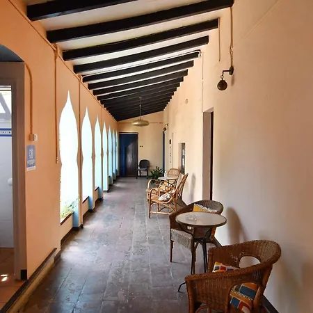 L'estrella Guest house *