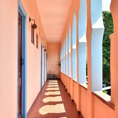 L'estrella Guest house *